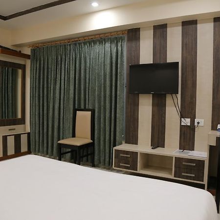 Hotel D' Sapphire Guwahati Eksteriør bilde