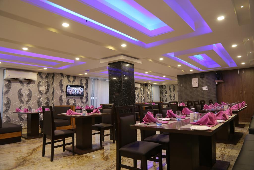 Hotel D' Sapphire Guwahati Eksteriør bilde