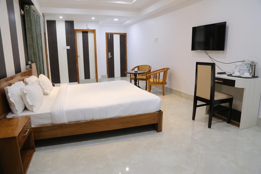Hotel D' Sapphire Guwahati Eksteriør bilde