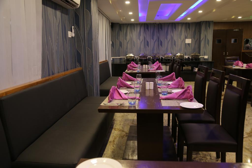 Hotel D' Sapphire Guwahati Eksteriør bilde